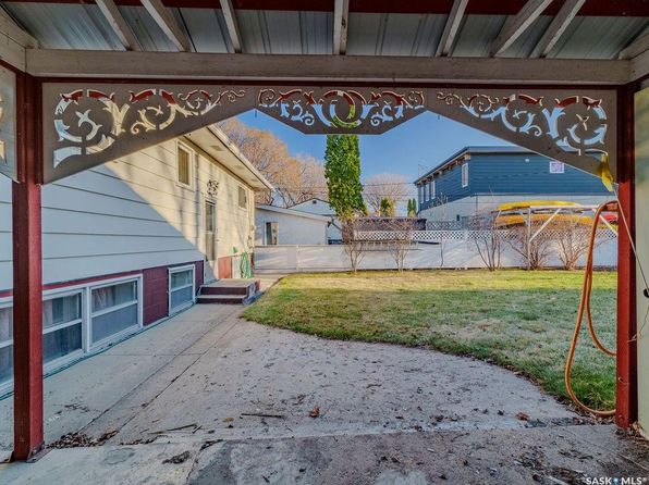 1525 Empress AVENUE, Saskatoon, SK S7K 3G4