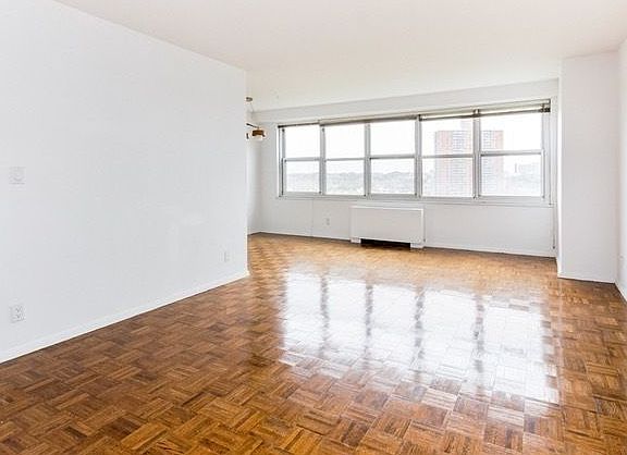 4th image of 555 Kappock St APT 7U