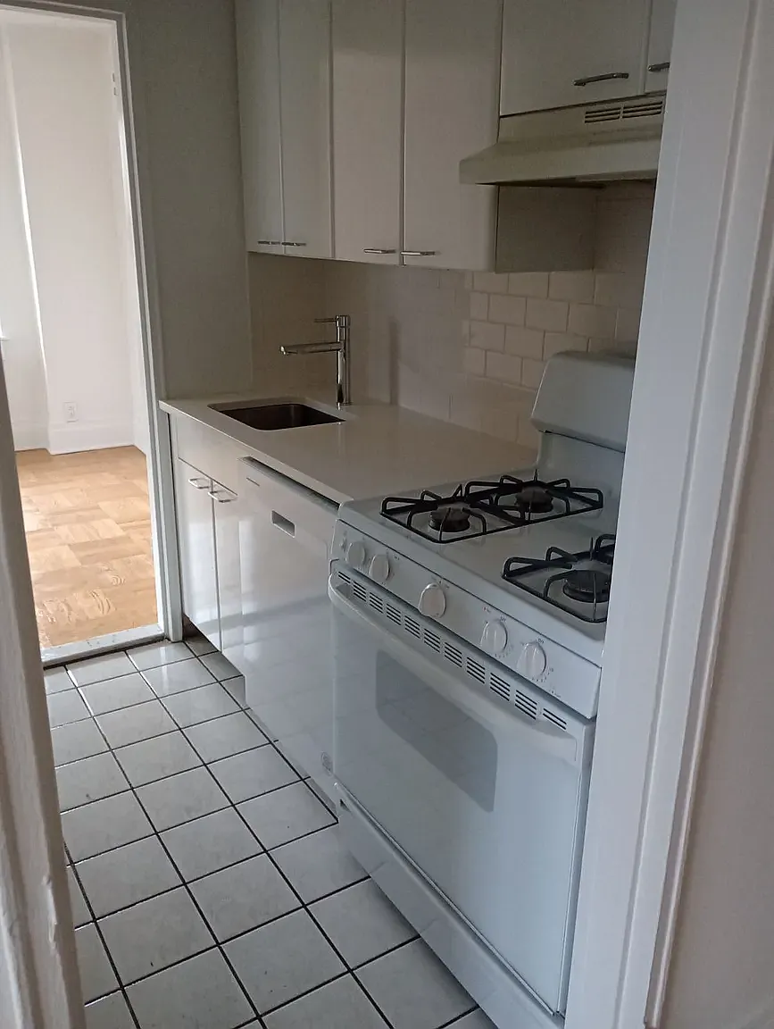 1067 Madison Avenue — Photo 1