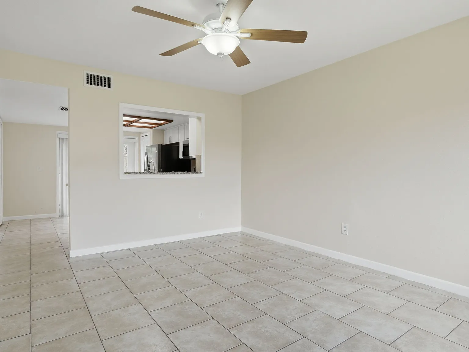 2 bed, 2.5 bath, 1000 sqft, $1,800 — Photo 3
