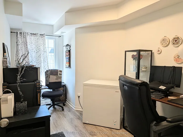 2110 Cleaver Ave #121 — Photo 9