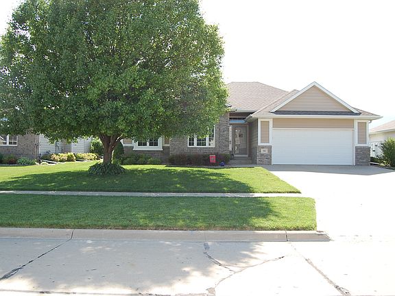 2nd image of 501 Baywood Ct