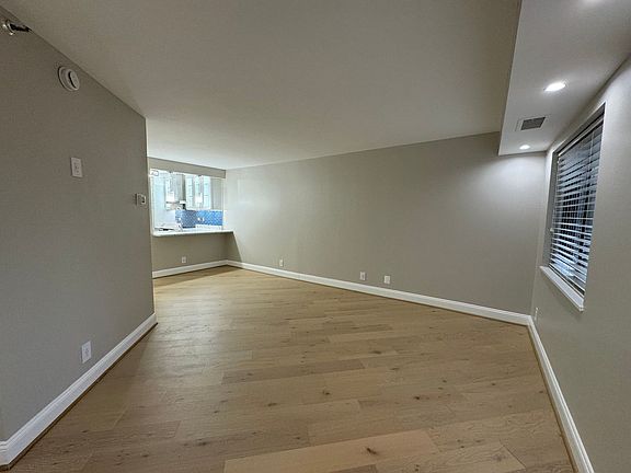 5th image of 900 N Stafford St APT 1710