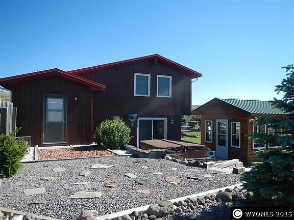 4th image of 624 Mountain View Dr