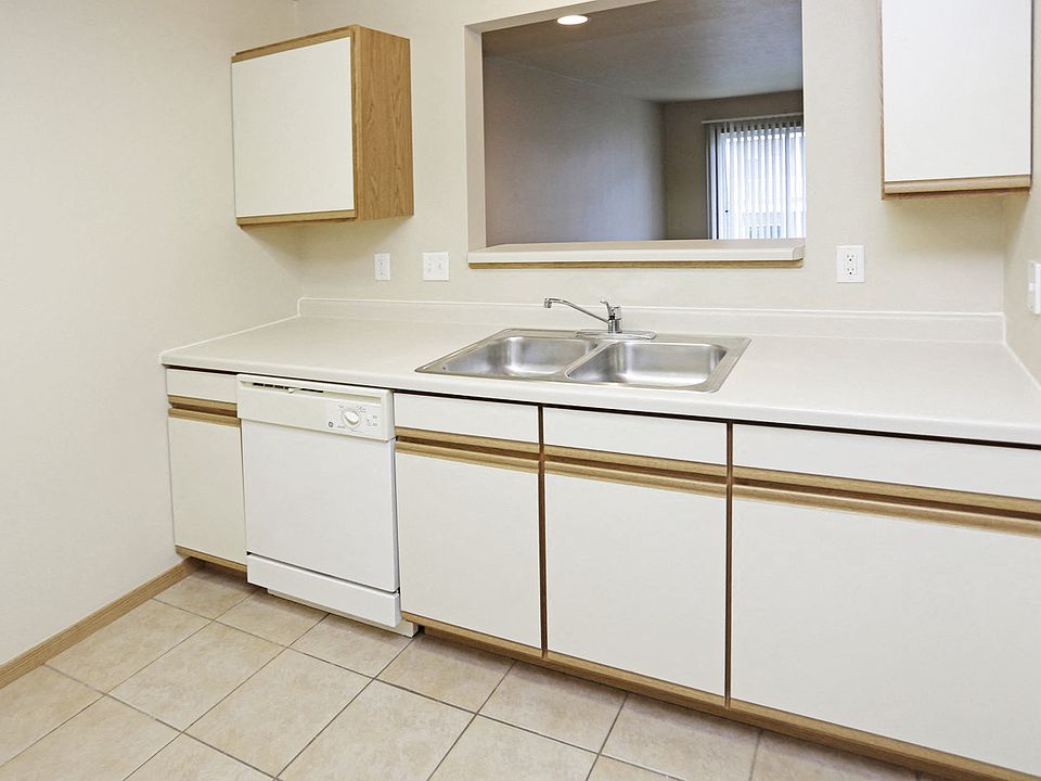 Amber Valley Apartments 4854 Amber Valley Pkwy S Fargo ND Zillow