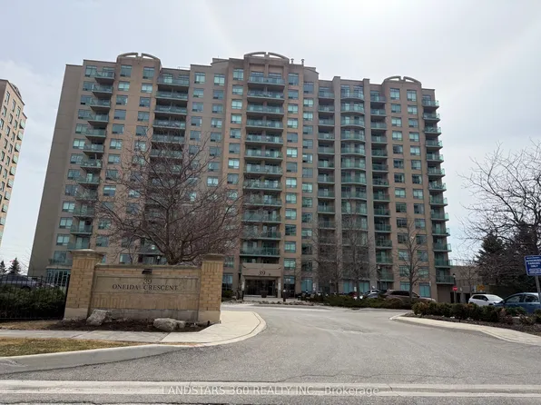 39 Oneida Cres #906, Richmond Hill, ON L4B 4T9