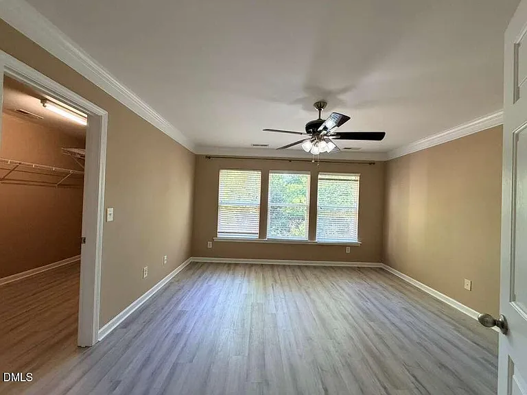 1061 Remington Oaks Cir — Photo 16