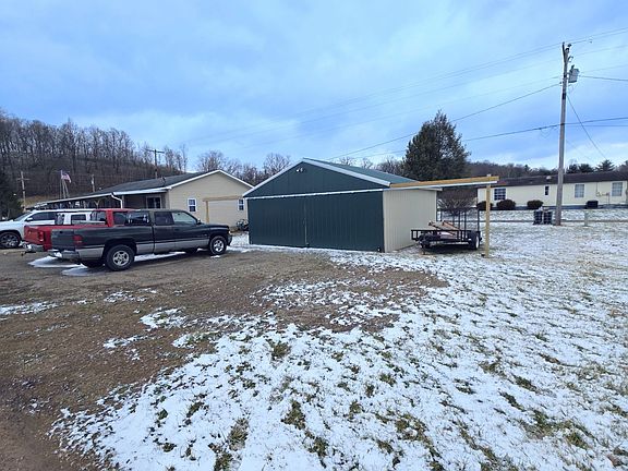 4th image of 47533 Yellow Bush Rd