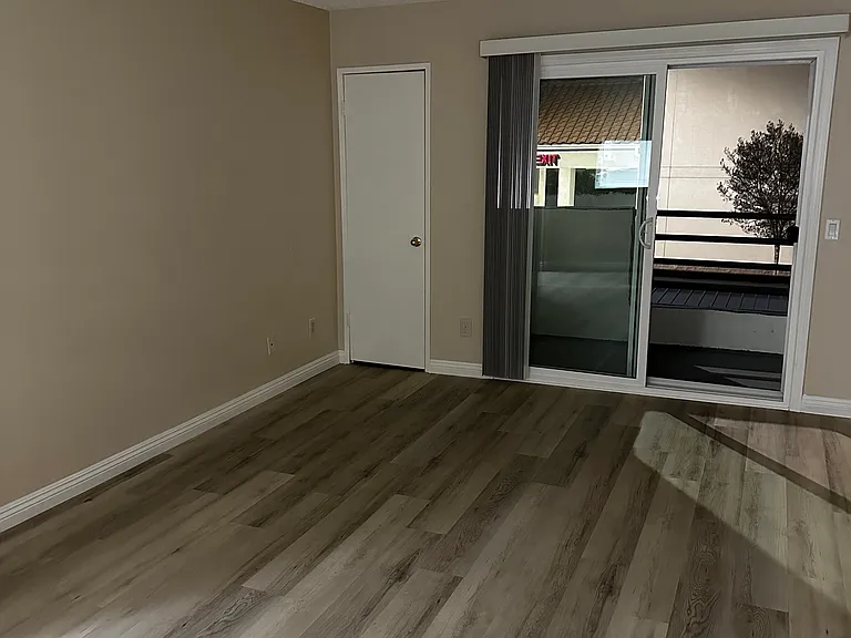 6420 Fulton Ave — Photo 13