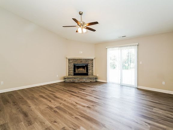 3rd image of 1901 Osman Dr