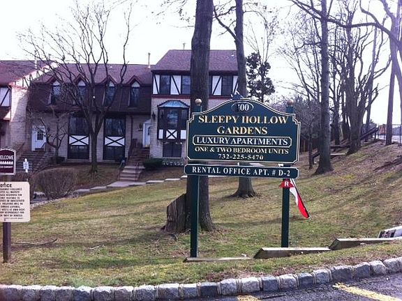 Sleepy Hollow Gardens Apartments Main Entrance