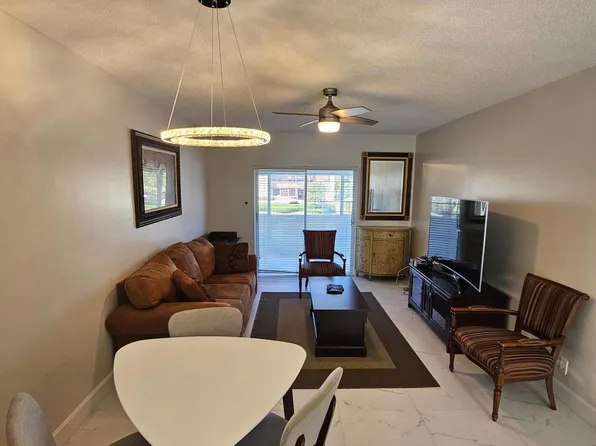 1115 Lake Terrace #208, Boynton Beach, FL 33426