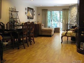 Living room/ dining room