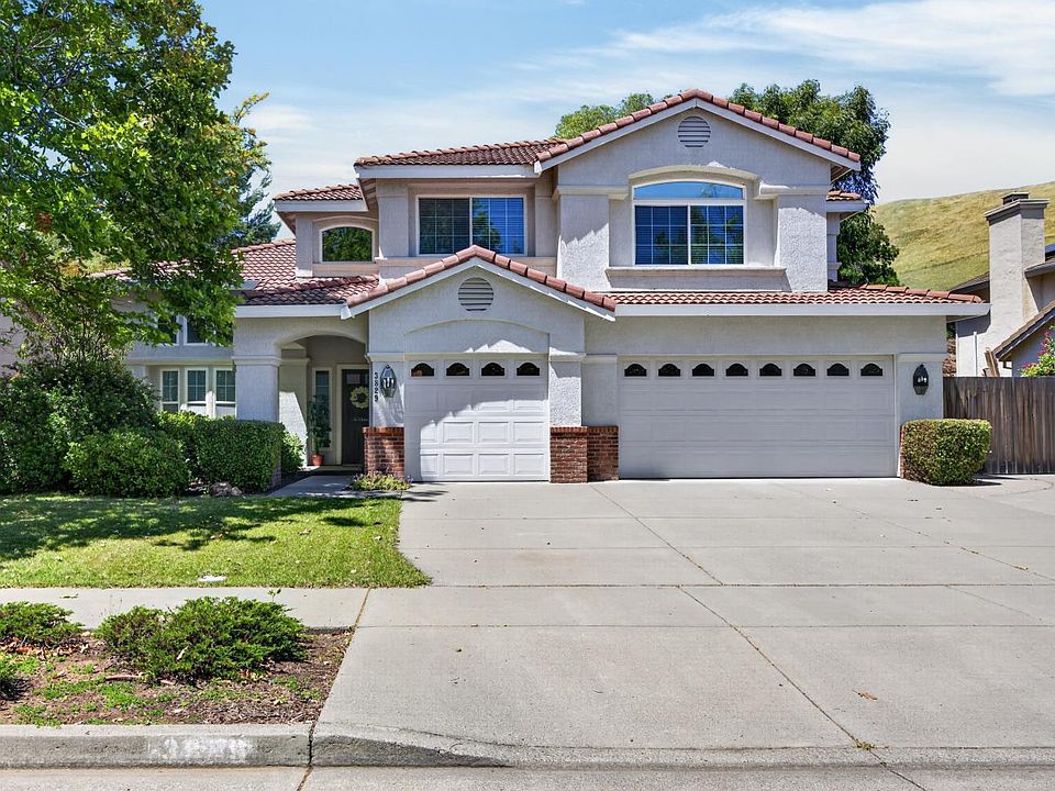 1st image of 3829 Rollingwood Dr