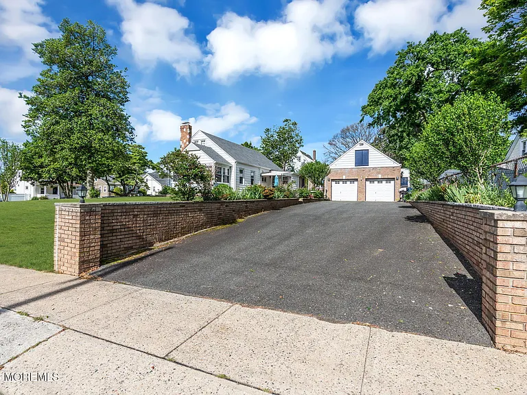 37 Highland Ave — Photo 46