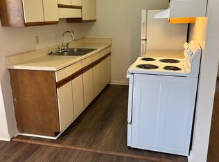 851 E Washington Ave #12, Vinton, VA 24179