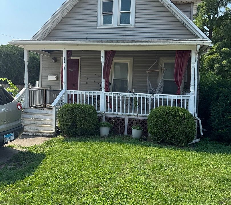 1st image of 1107 E Washington St