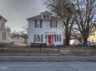 1135 S Maple St, Carthage, MO 64836