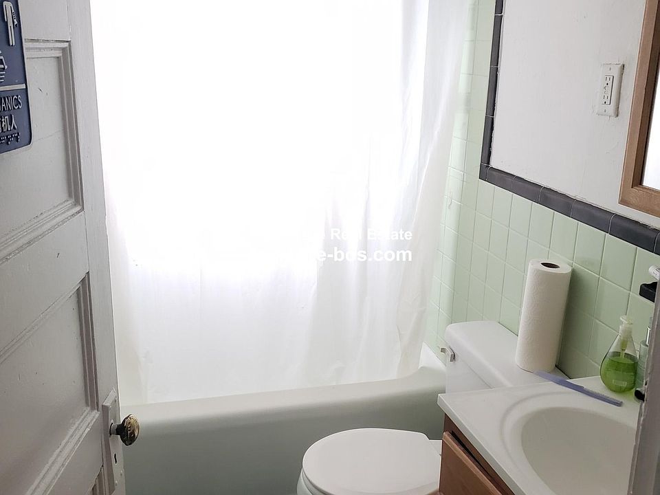 2nd image of 1569 Beacon St APT B