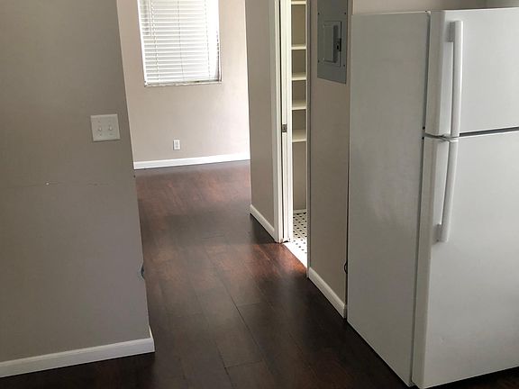 5th image of 812 SW 19th Ave Floor 2