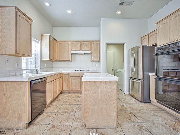 2nd image of 9228 Spruce Mountain Way