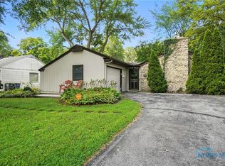 2713 E Rockridge Cir, Toledo, OH 43606