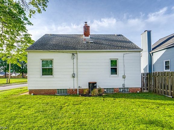 4th image of 5007 Russell Ave