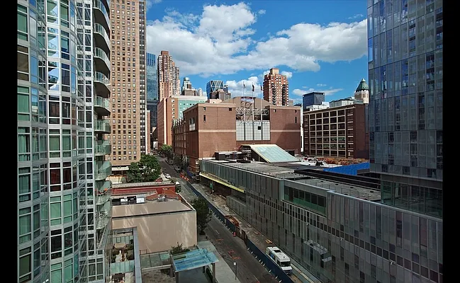 Sold by Douglas Elliman | media 15