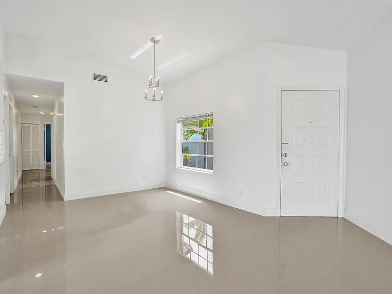 17866 SW 10th Ln — Photo 14