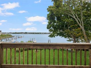 69 E Shore Rd, Narragansett, RI 02882