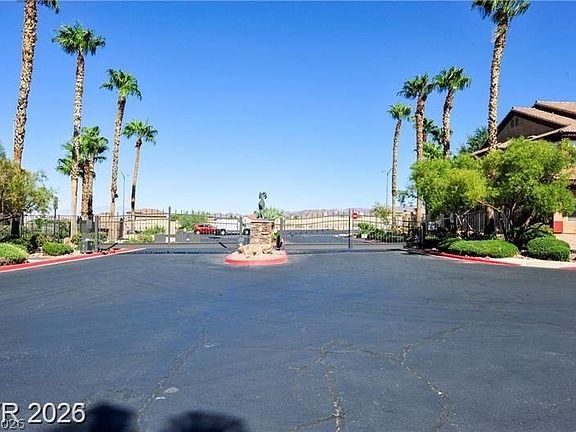 2nd image of 231 W Horizon Ridge Pkwy APT 1113