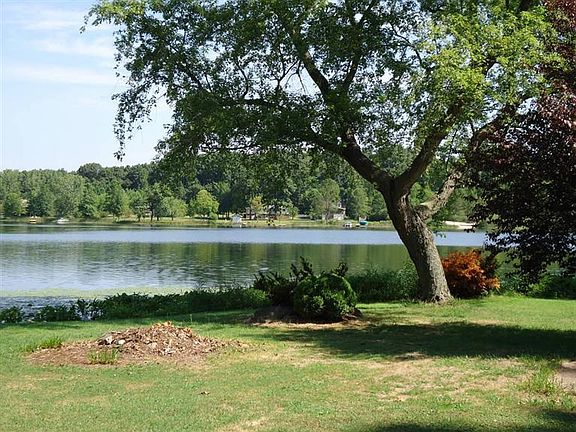 2nd image of 47287 Dobben Dr