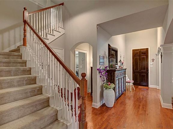 3rd image of 1703 Redcedar Dr