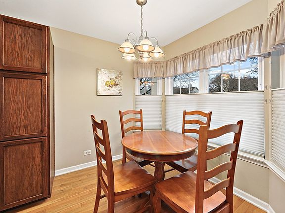 3rd image of 4041 N Newport Ln