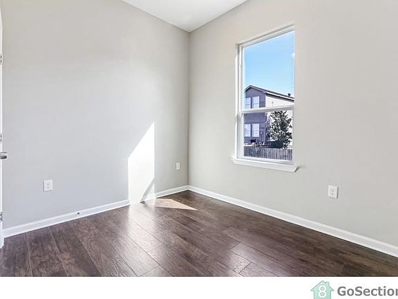4th image of 2821 Amelia St