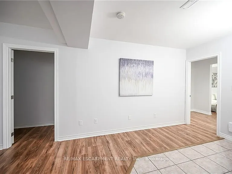 296 Winterberry Dr #LOWER — Photo 13