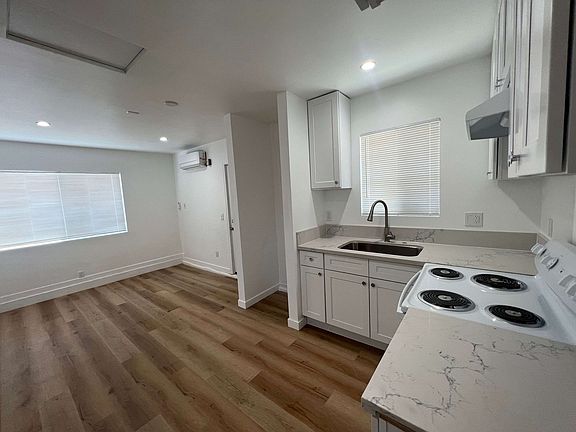 4th image of 6805 Bellaire Ave #6817