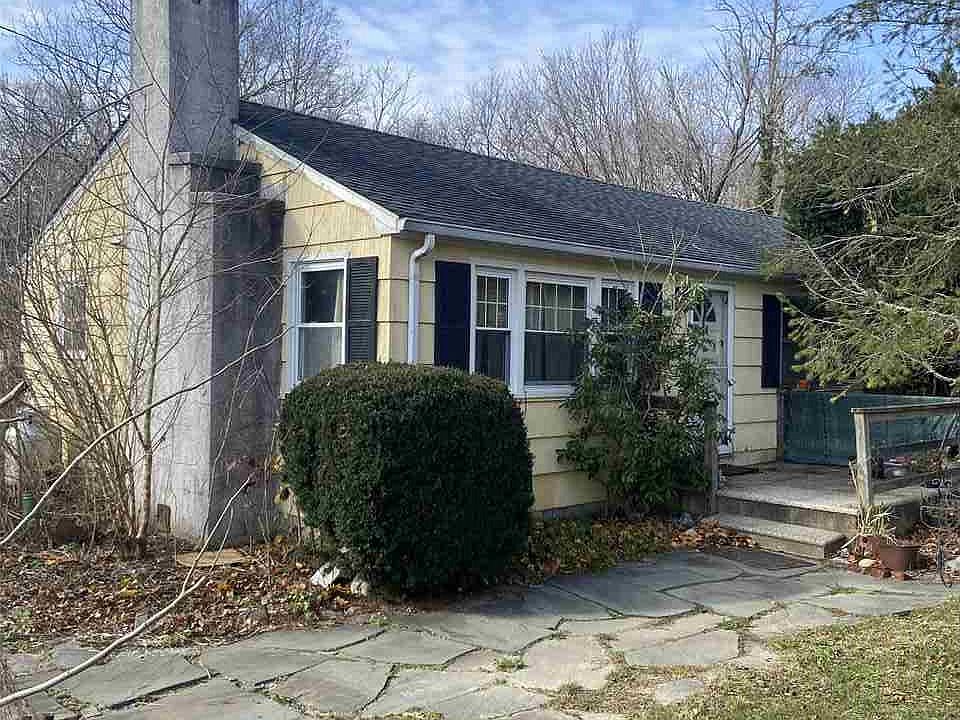 1st image of 819 Goshen Rd