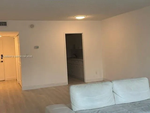 5401 Collins Ave #513 — Photo 22