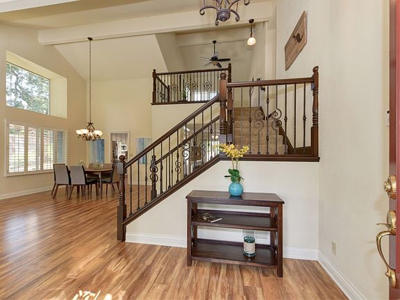 3rd image of 113 Black Powder Cir
