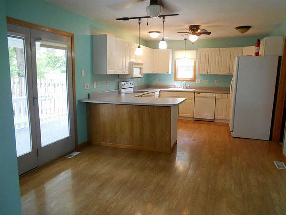 5th image of 2114 River Dr S