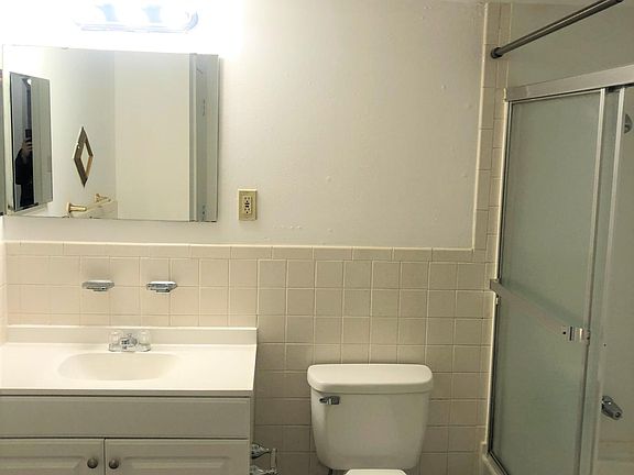 5th image of 10033 Puttington Dr APT B