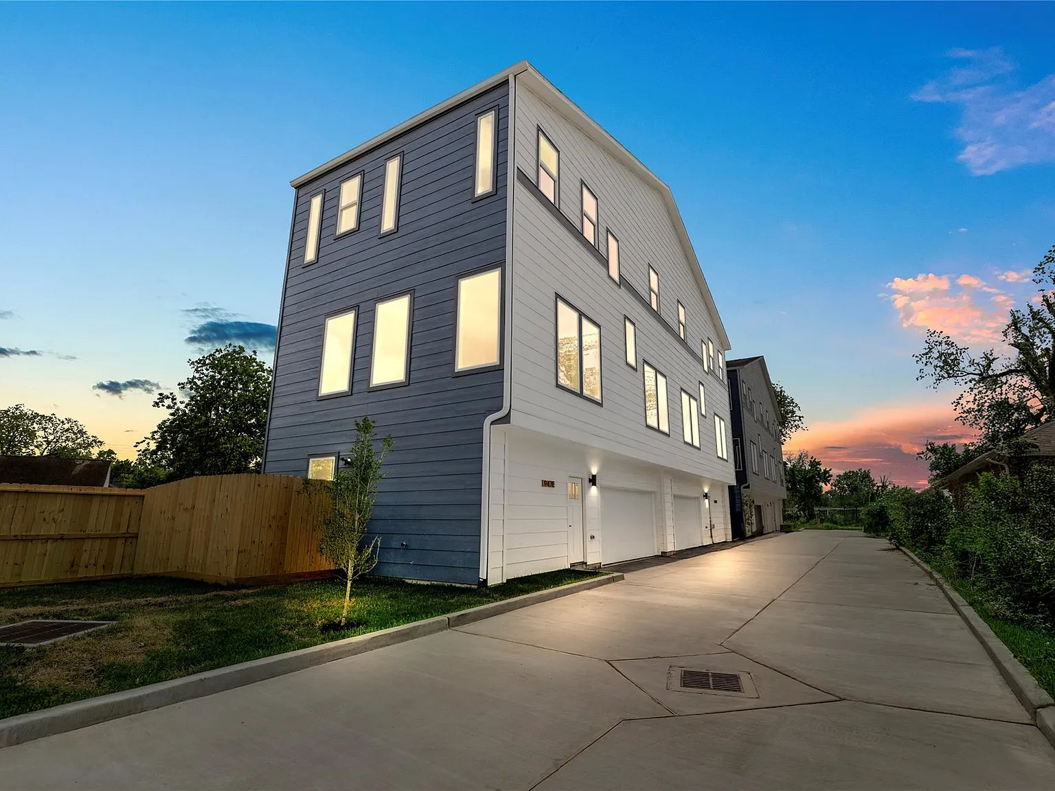 4 bed, 3.5 bath, 2450 sqft, $2,000 — Photo 1