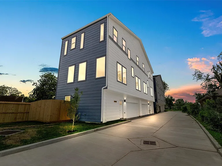 947 Green Meadow Ln #B — Photo 1