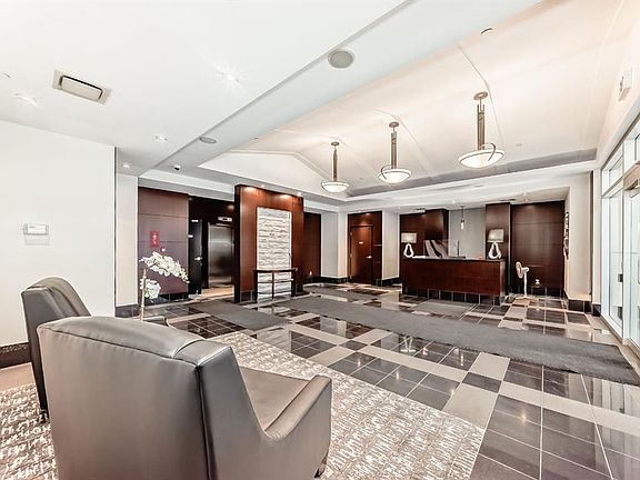 4th image of 910 S 5th Ave SW #1507