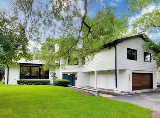 1005 Forestway Dr, Glencoe, IL 60022