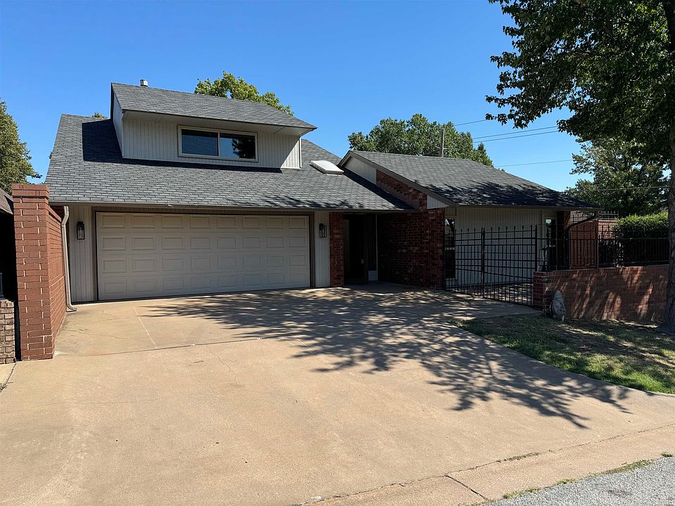 1st image of 2452 Sherwood Dr