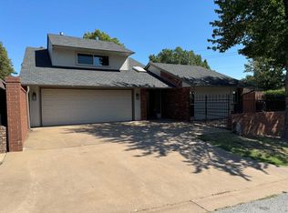 2452 Sherwood Dr, Enid, OK 73703