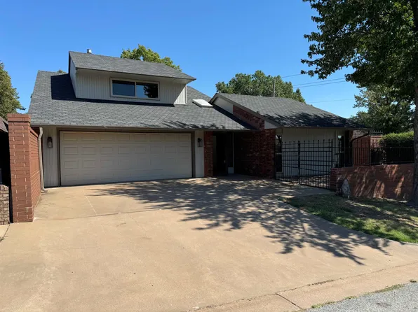 2452 Sherwood Dr, Enid, OK 73703