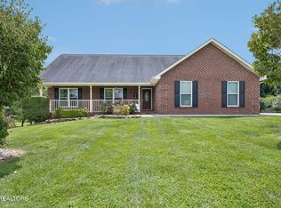 380 Willingham Dr, Lenoir City, TN 37771